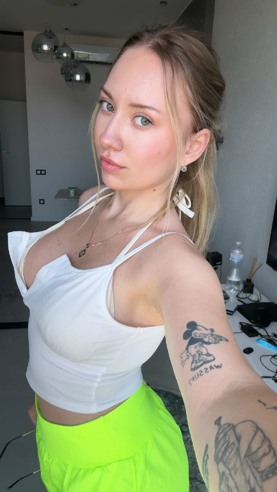 KateV in her underwear in Glasgow