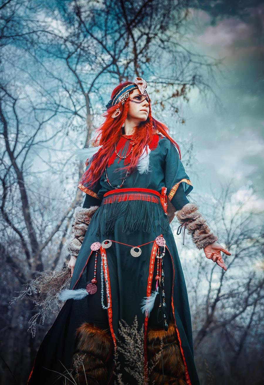 Take a pause and enjoy Girls in Slavic costumes — streaming from Glasgow