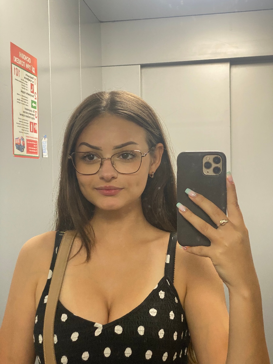 Sexy model Stacy in Glasgow