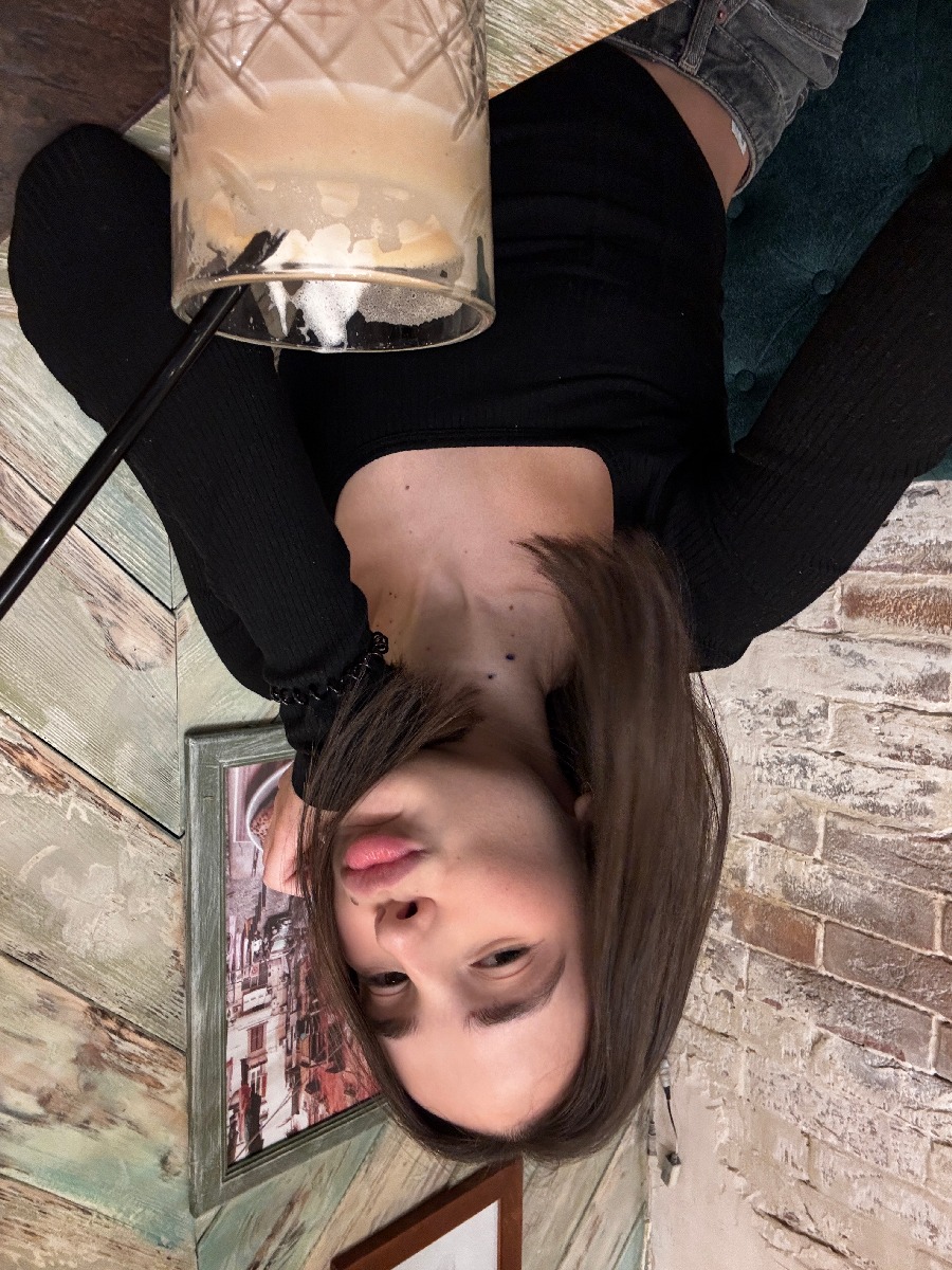 Fresh photos, fresh mood — Tina online in Glasgow